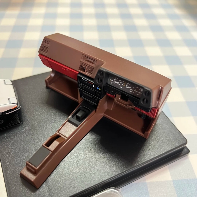 Takara Tomy Tomica Initial D T - Model Kit Ae86 recensione e prezzo