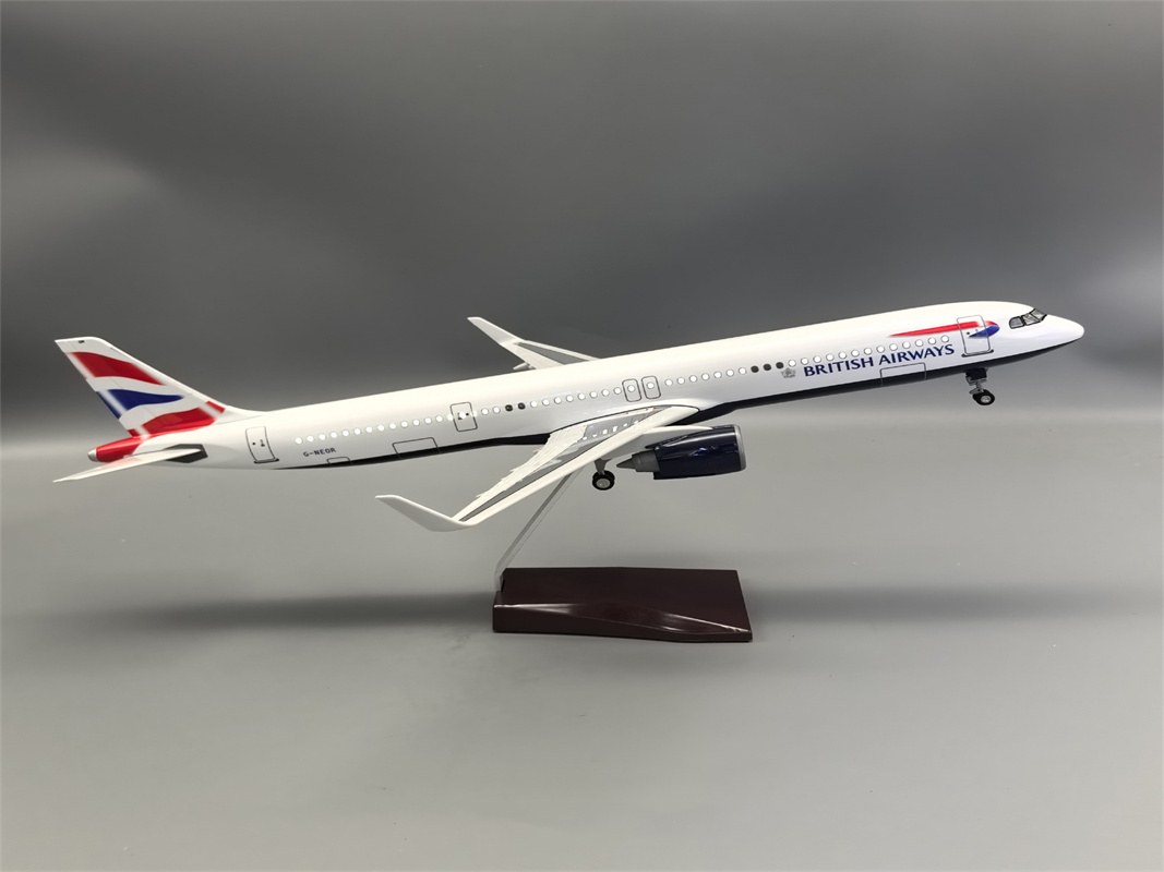 Aereo In Resina Scala 1/100 32 - Model Kit Aircraft recensione e prezzo