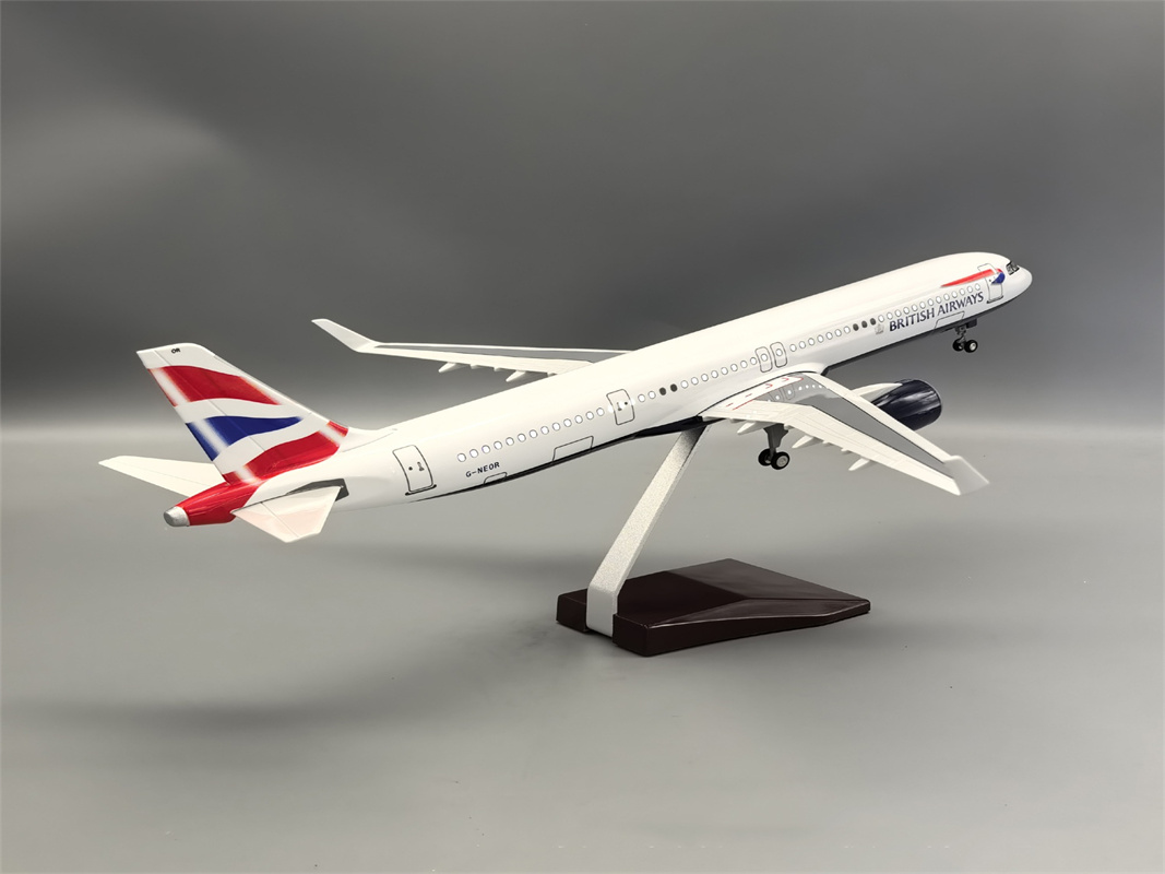 Aereo In Resina Scala 1/100 32 - Model Kit Aircraft recensione e prezzo