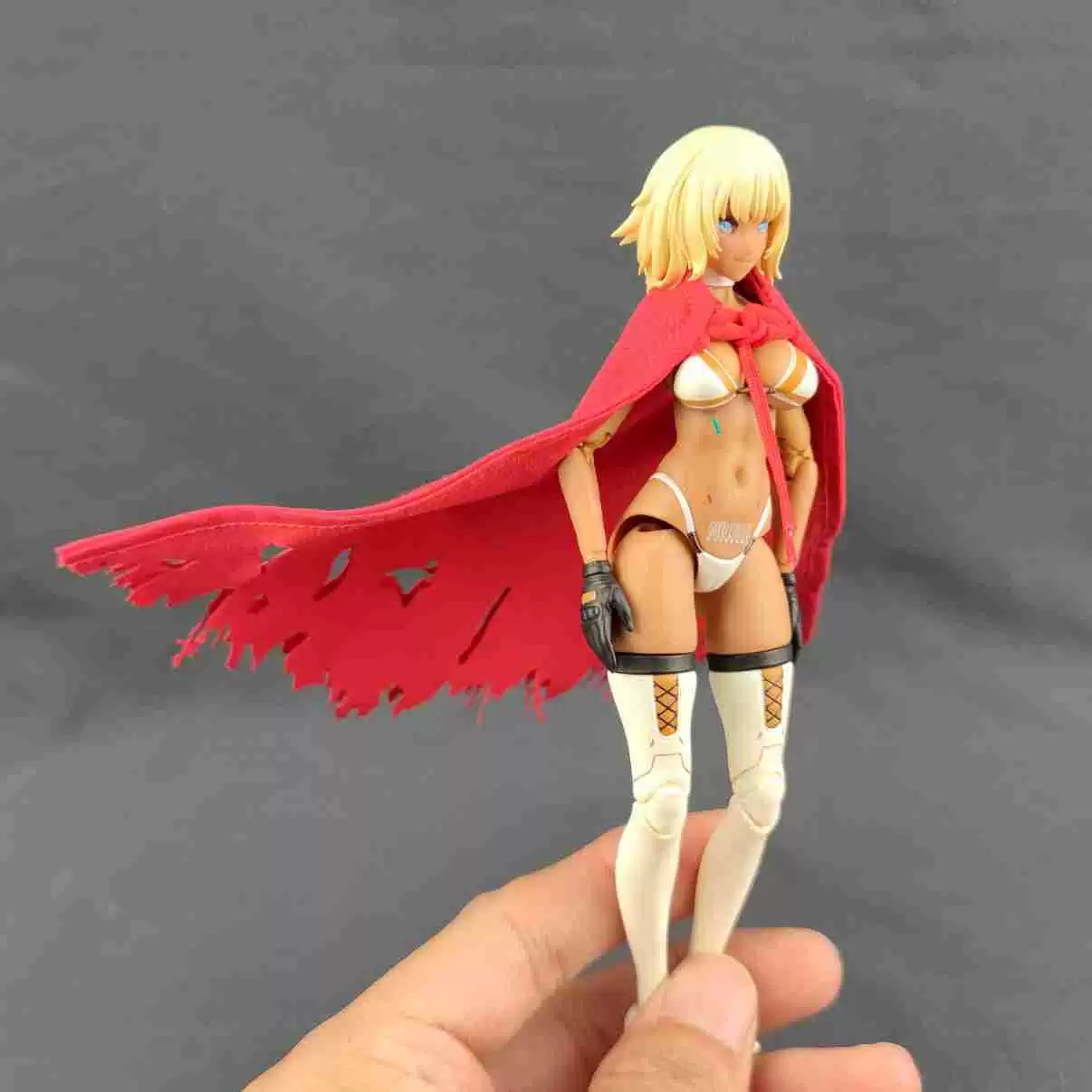 Mantello/Cappa da Donna in Sca - Model Kit Uma Musume recensione e prezzo